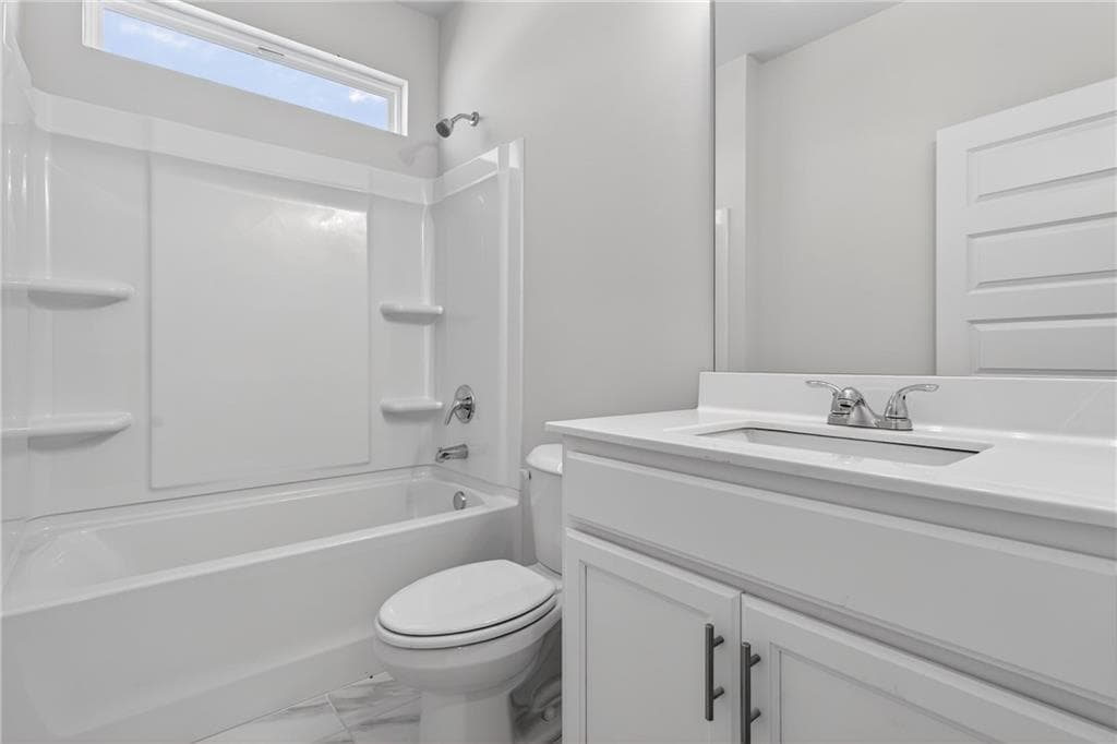 4 bedroom, 4 bathroom, 2,344 sq ft single family residence for sale at 476 Lawson Drive, Mansfield, GA 30055 — photo 5