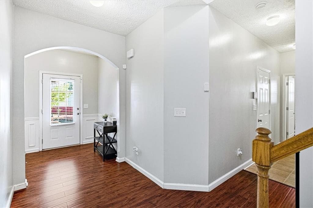 3 bedroom, 3 bathroom, 1,940 sq ft single family residence under contract at 4965 Rapahoe Trail, Atlanta, GA 30349 — photo 4
