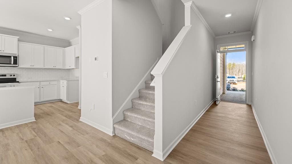 3 bedroom, 3 bathroom, 1,857 sq ft single family residence under contract at 3026 Manor Hill Place, Union City, GA 30291 — photo 3