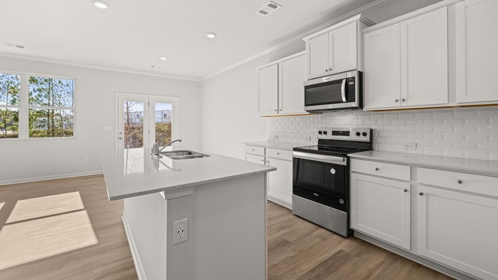 3 bedroom, 3 bathroom, 1,857 sq ft single family residence under contract at 3026 Manor Hill Place, Union City, GA 30291 — photo 6