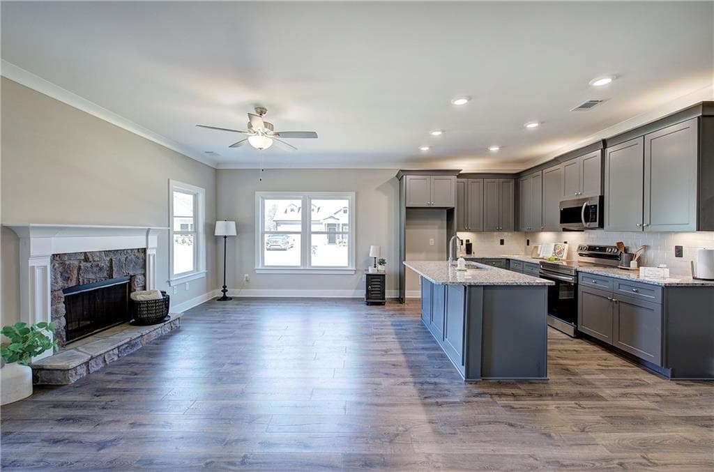 3 bedroom, 3 bathroom, 2,024 sq ft single family residence under contract at 200 Daisy Court, Cartersville, GA 30121 — photo 5