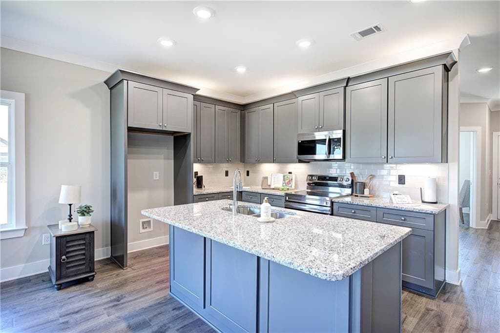 3 bedroom, 3 bathroom, 2,024 sq ft single family residence under contract at 200 Daisy Court, Cartersville, GA 30121 — photo 7