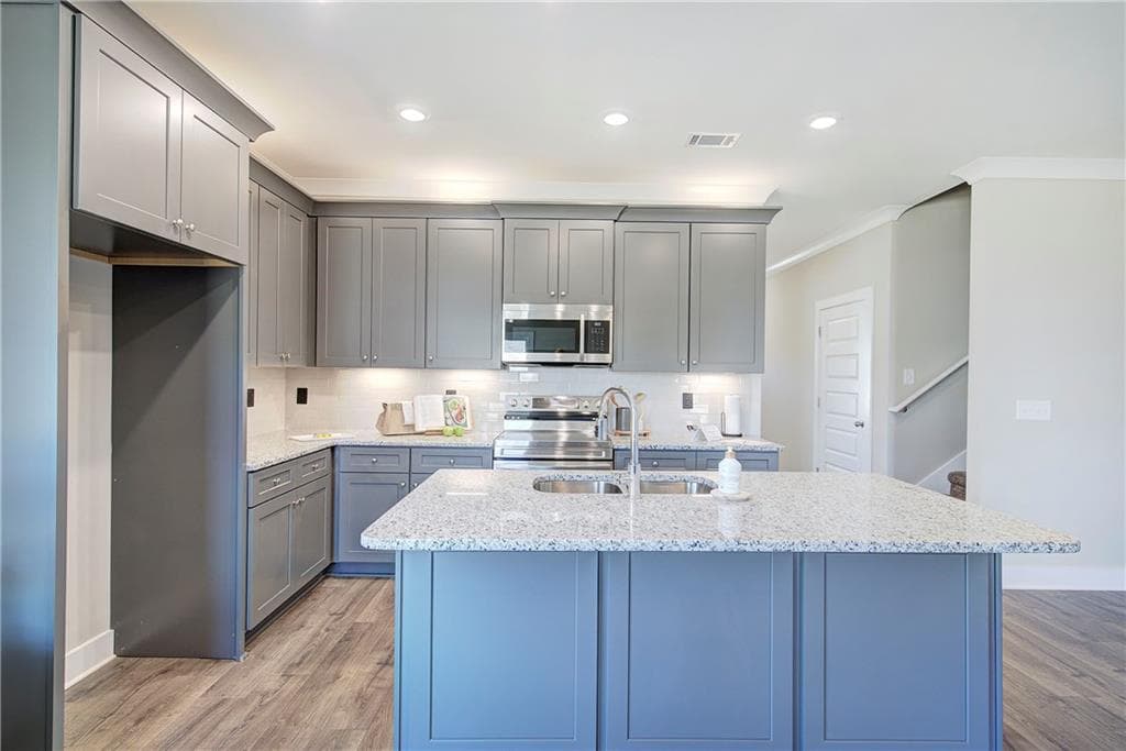 3 bedroom, 3 bathroom, 2,024 sq ft single family residence under contract at 200 Daisy Court, Cartersville, GA 30121 — photo 8