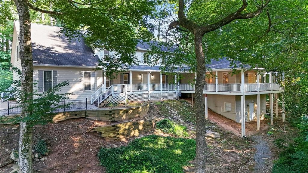 6 bedroom, 5 bathroom, 4,034 sq ft single family residence for sale at 2290 Old Orchard Drive, Marietta, GA 30068 — photo 2