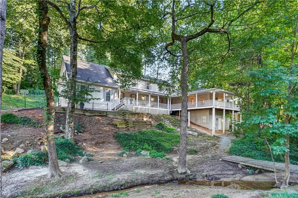 6 bedroom, 5 bathroom, 4,034 sq ft single family residence for sale at 2290 Old Orchard Drive, Marietta, GA 30068 — photo 3