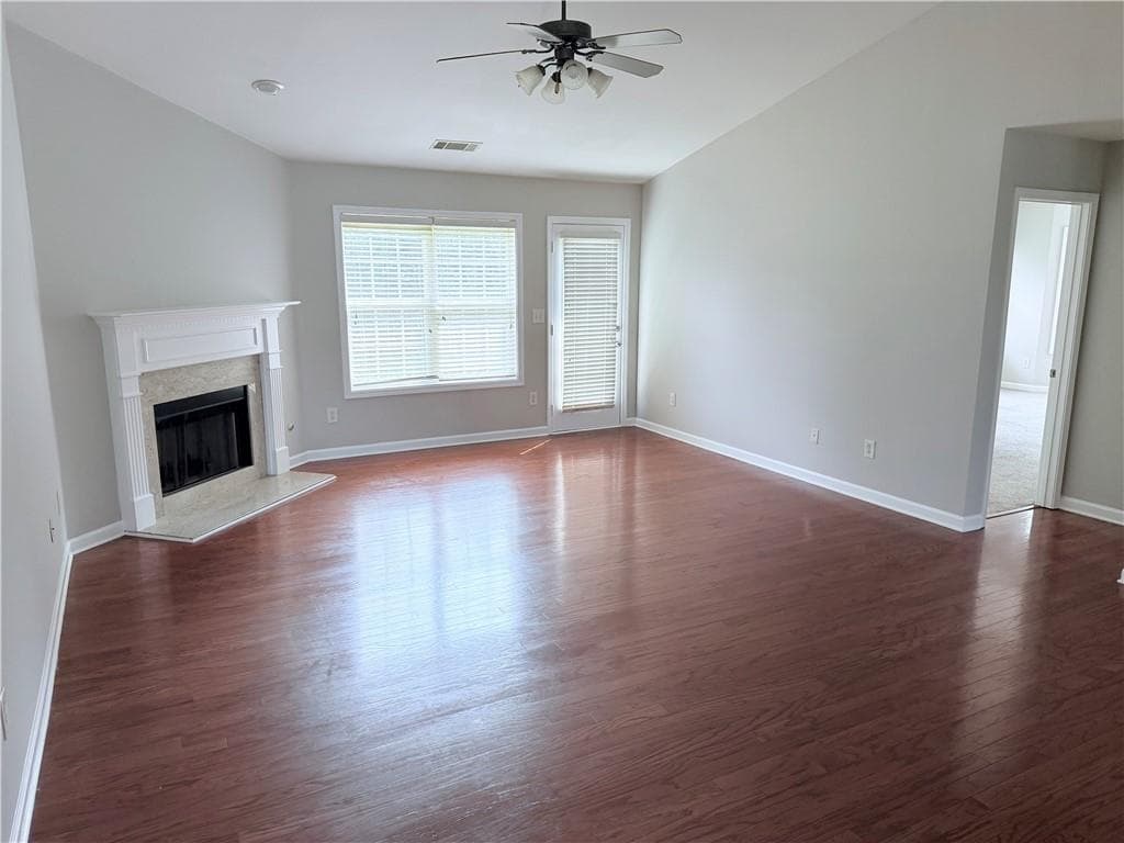 4 bedroom, 2 bathroom, 1,851 sq ft single family residence for rent at 3816 Landing Terrace, Loganville, GA 30052 for $2,200 a month — photo 3
