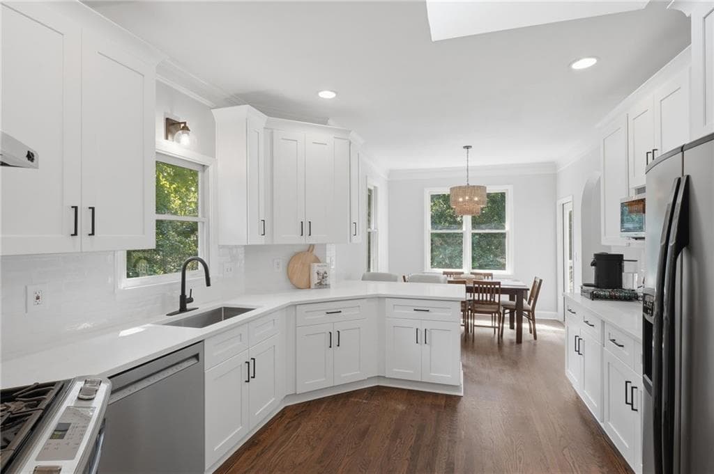 5 bedroom, 3 bathroom, 3,500 sq ft single family residence for sale at 3075 Saint Gallen Court, Cumming, GA 30041 — photo 9