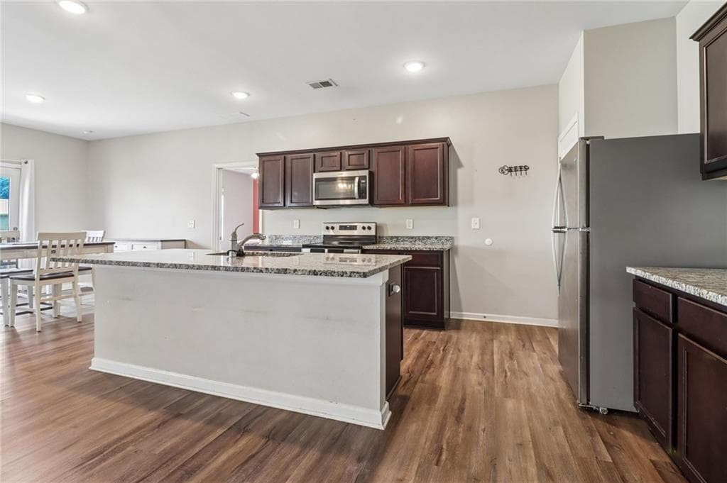 3 bedroom, 2 bathroom, 1,862 sq ft single family residence for sale at 24 Elm Lane, Villa Rica, GA 30180 — photo 5