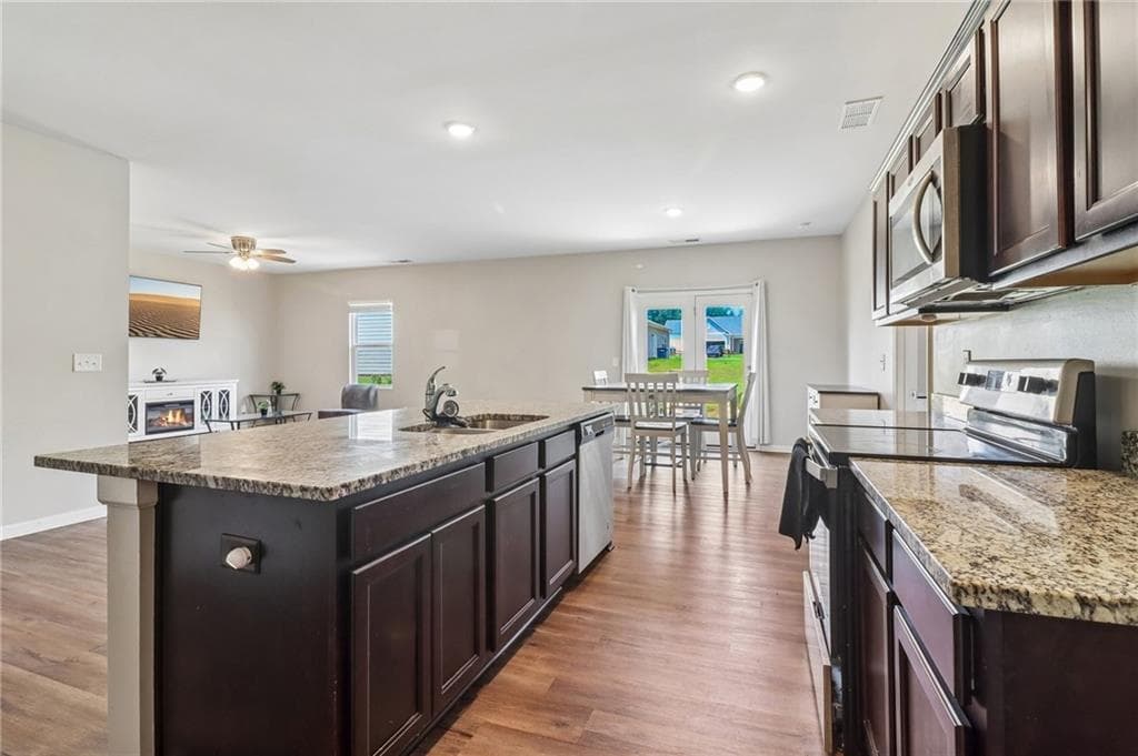 3 bedroom, 2 bathroom, 1,862 sq ft single family residence for sale at 24 Elm Lane, Villa Rica, GA 30180 — photo 7