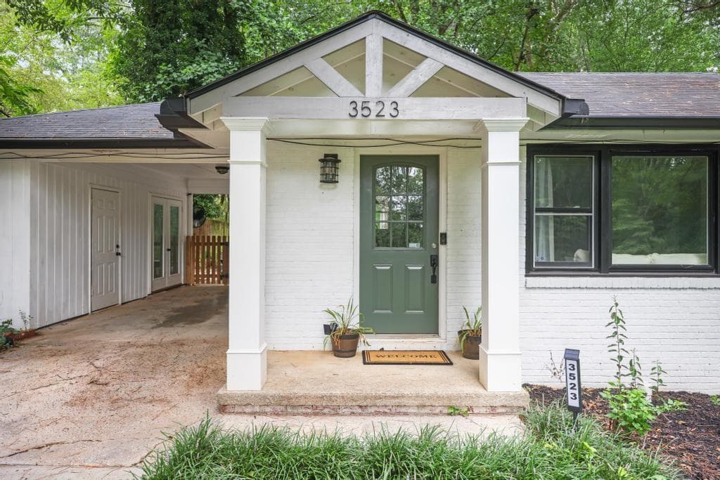 3 bedroom, 2 bathroom, 1,192 sq ft single family residence for sale at 3523 Marcia Drive, Smyrna, GA 30082 — photo 2
