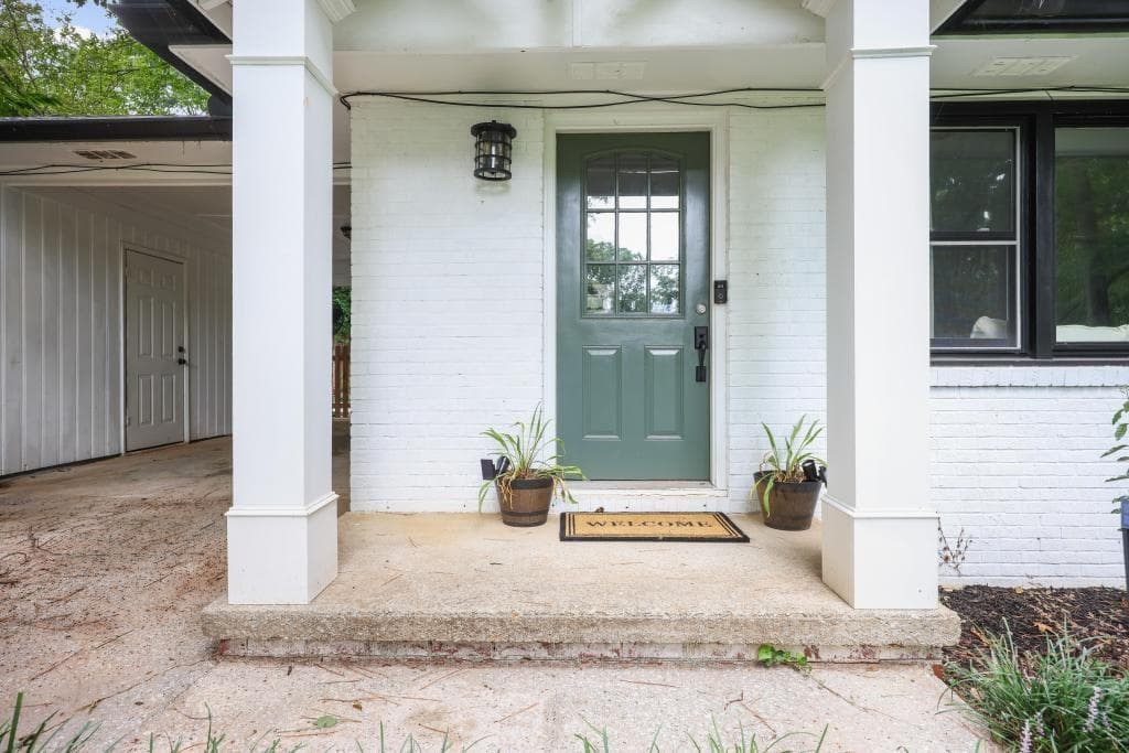 3 bedroom, 2 bathroom, 1,192 sq ft single family residence for sale at 3523 Marcia Drive, Smyrna, GA 30082 — photo 3