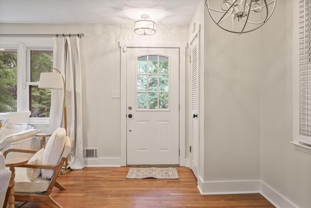 3 bedroom, 2 bathroom, 1,192 sq ft single family residence for sale at 3523 Marcia Drive, Smyrna, GA 30082 — photo 5