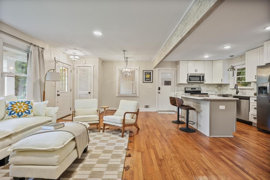3 bedroom, 2 bathroom, 1,192 sq ft single family residence for sale at 3523 Marcia Drive, Smyrna, GA 30082 — photo 8