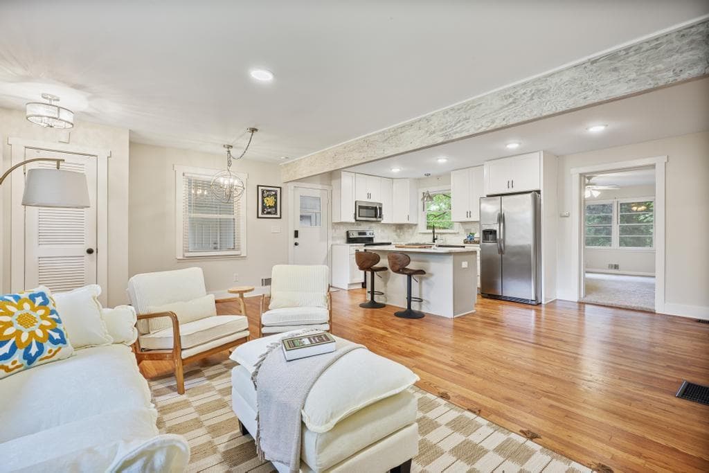 3 bedroom, 2 bathroom, 1,192 sq ft single family residence for sale at 3523 Marcia Drive, Smyrna, GA 30082 — photo 9