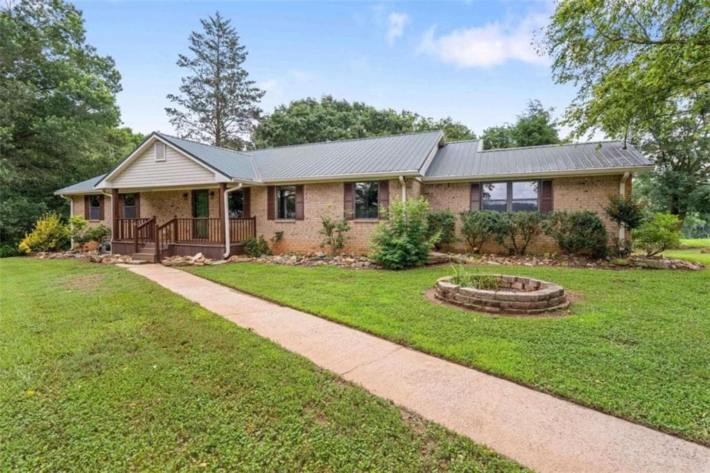3 bedroom, 2 bathroom, 3,722 sq ft single family residence for sale at 2414 Bethesda Church Road, Carrollton, GA 30117 — photo 4