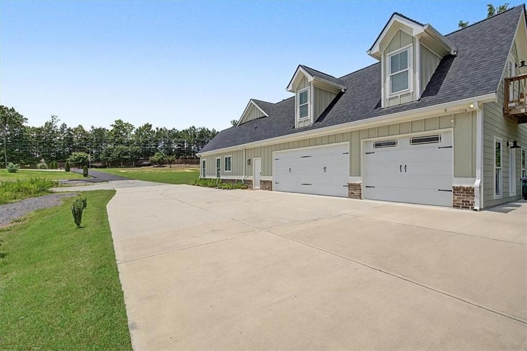 4 bedroom, 5 bathroom, 2,753 sq ft single family residence for sale at 2700 Old Cartersville Road, Dallas, GA 30132 — photo 4
