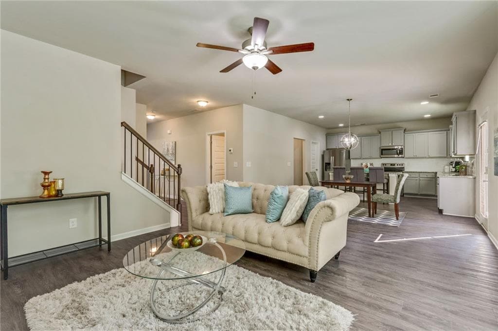 4 bedroom, 3 bathroom, 2,216 sq ft single family residence under contract at 137 Hunts Mill Circle, Griffin, GA 30224 — photo 5