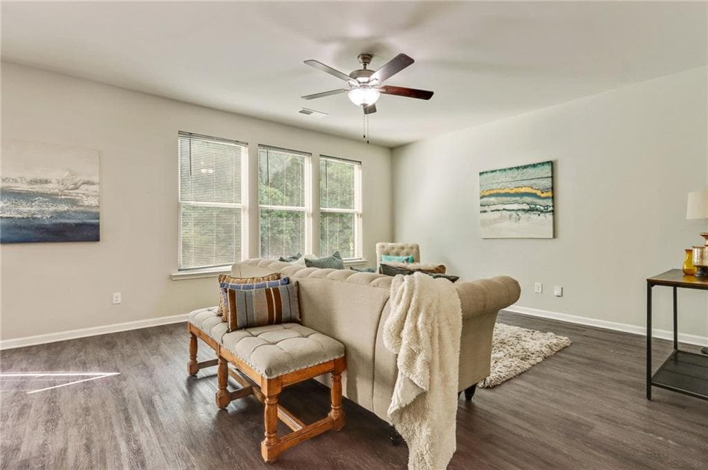 4 bedroom, 3 bathroom, 2,216 sq ft single family residence under contract at 137 Hunts Mill Circle, Griffin, GA 30224 — photo 6