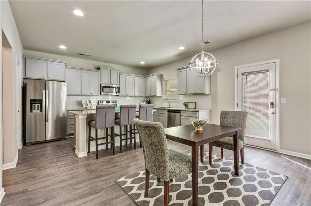 4 bedroom, 3 bathroom, 2,216 sq ft single family residence under contract at 137 Hunts Mill Circle, Griffin, GA 30224 — photo 8