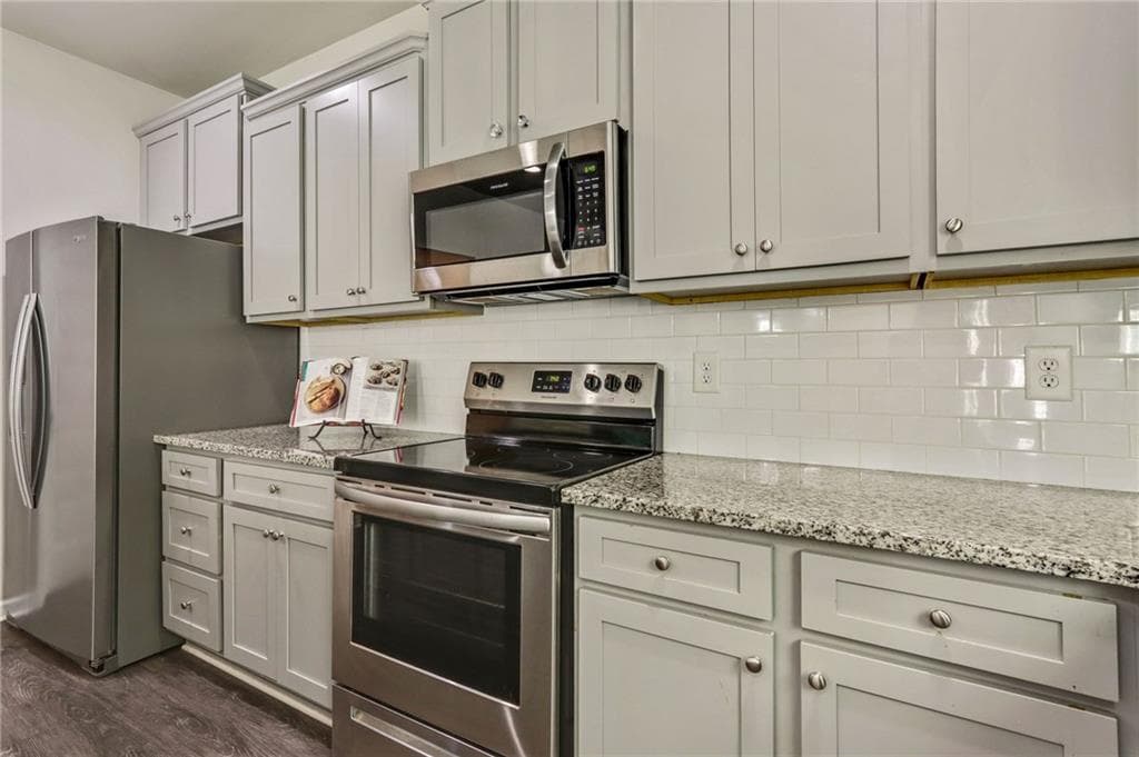 4 bedroom, 3 bathroom, 2,216 sq ft single family residence under contract at 137 Hunts Mill Circle, Griffin, GA 30224 — photo 9