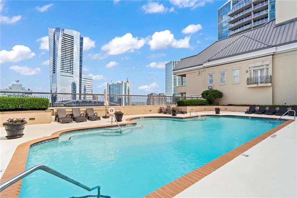 1 bedroom, 1 bathroom, 1,025 sq ft condominium for rent at 3334 Peachtree Road 1714, Atlanta, GA 30326 for $1,795 a month — photo 3