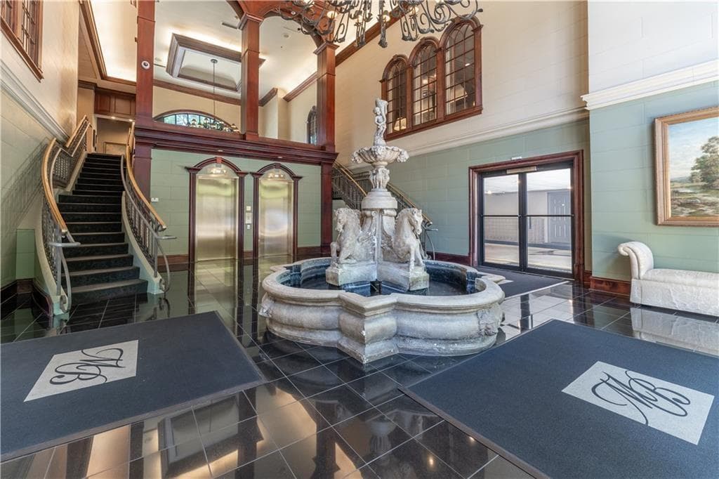 1 bedroom, 1 bathroom, 1,025 sq ft condominium for rent at 3334 Peachtree Road 1714, Atlanta, GA 30326 for $1,795 a month — photo 5
