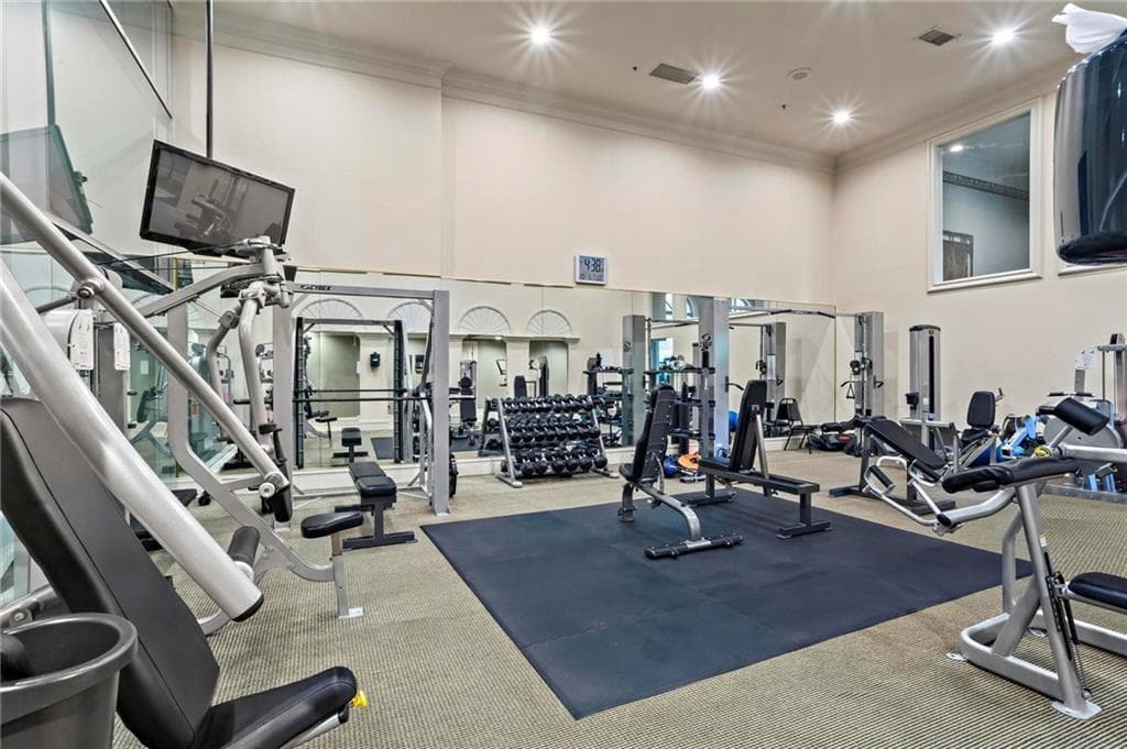 1 bedroom, 1 bathroom, 1,025 sq ft condominium for rent at 3334 Peachtree Road 1714, Atlanta, GA 30326 for $1,795 a month — photo 7