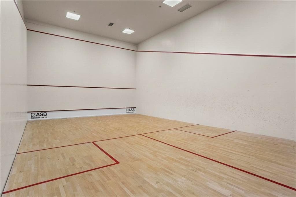 1 bedroom, 1 bathroom, 1,025 sq ft condominium for rent at 3334 Peachtree Road 1714, Atlanta, GA 30326 for $1,795 a month — photo 10