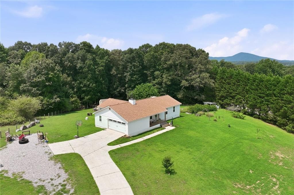 3 bedroom, 2 bathroom, 1,995 sq ft single family residence under contract at 5545 Odum Smallwood Road, Gainesville, GA 30506