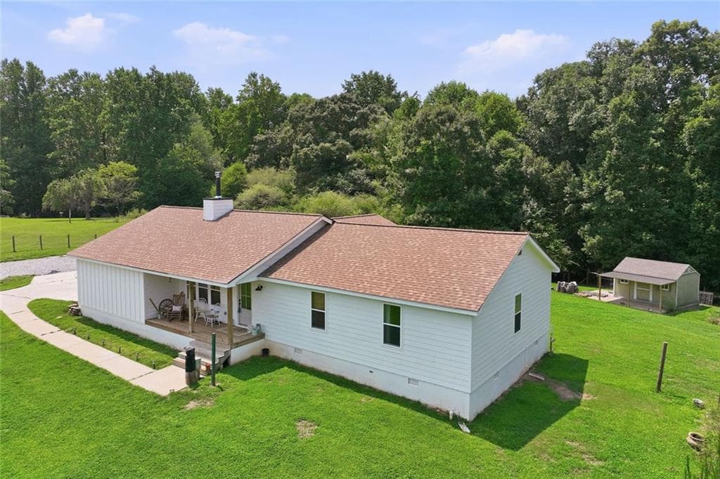 3 bedroom, 2 bathroom, 1,995 sq ft single family residence under contract at 5545 Odum Smallwood Road, Gainesville, GA 30506 — photo 4