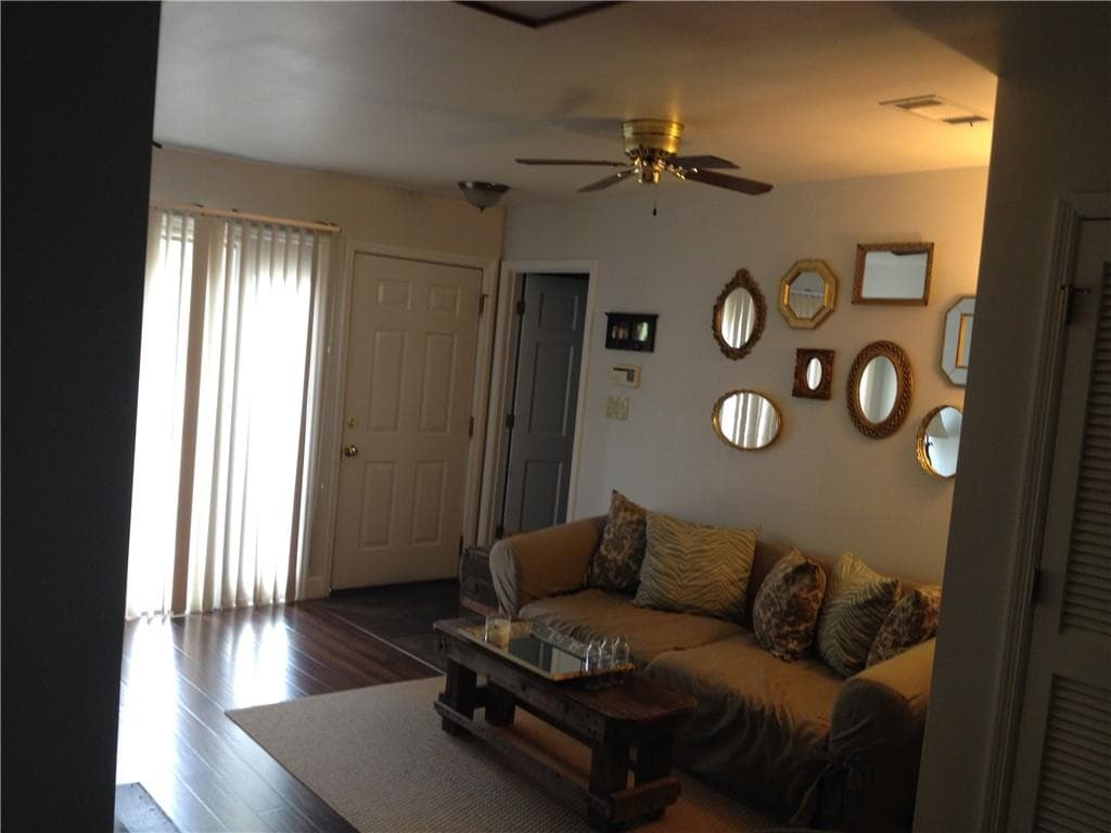 2 bedroom, 2 bathroom, 1,350 sq ft townhouse for sale at 75 E Wesley Road 1, Atlanta, GA 30305 — photo 2