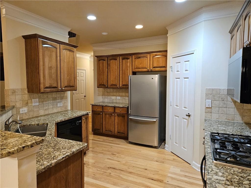 5 bedroom, 3 bathroom, 3,077 sq ft single family residence for sale at 2786 Staunton Drive, Duluth, GA 30097 — photo 9