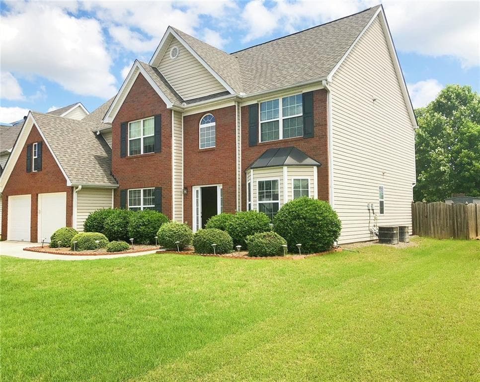 5 bedroom, 3 bathroom, 2,740 sq ft single family residence for rent at 788 Roxholly Lane, Buford, GA 30518 for $2,500 a month — photo 2