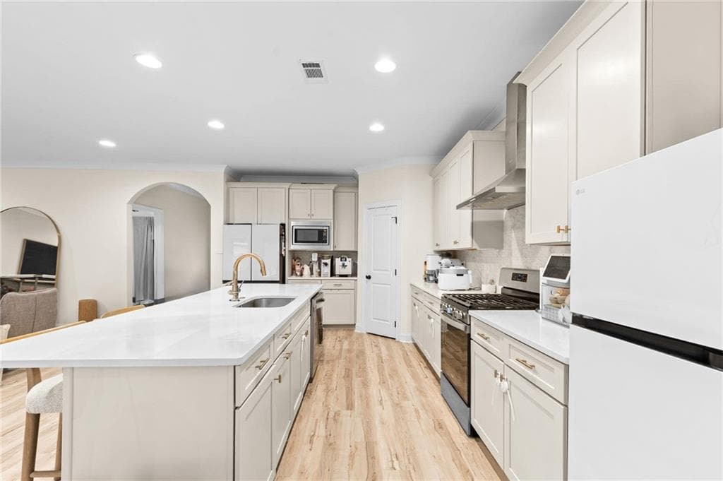 3 bedroom, 2 bathroom, 2,414 sq ft single family residence under contract at 153 Southside Circle, Auburn, AL 36832 — photo 4