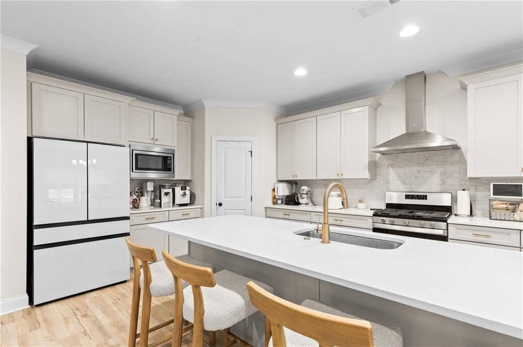 3 bedroom, 2 bathroom, 2,414 sq ft single family residence under contract at 153 Southside Circle, Auburn, AL 36832 — photo 5