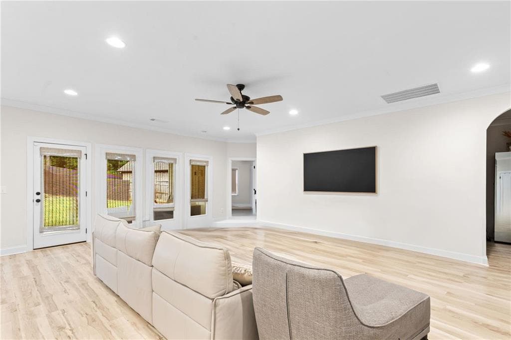 3 bedroom, 2 bathroom, 2,414 sq ft single family residence under contract at 153 Southside Circle, Auburn, AL 36832 — photo 8