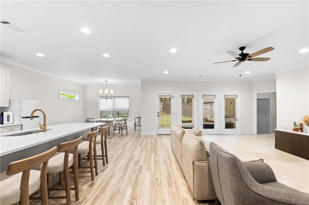 3 bedroom, 2 bathroom, 2,414 sq ft single family residence under contract at 153 Southside Circle, Auburn, AL 36832 — photo 9