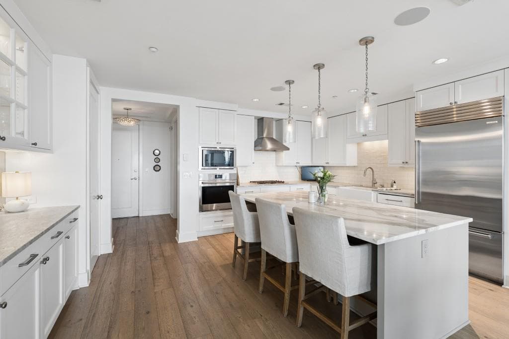 2 bedroom, 3 bathroom, 1,776 sq ft condominium for sale at 3630 Peachtree Road 3002, Atlanta, GA 30326 — photo 4