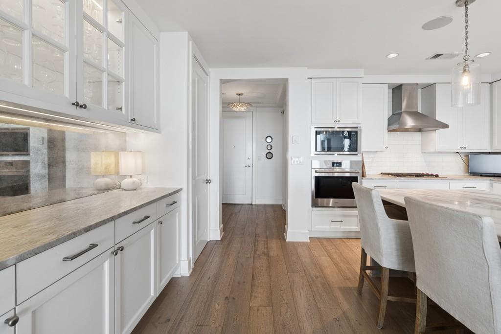 2 bedroom, 3 bathroom, 1,776 sq ft condominium for sale at 3630 Peachtree Road 3002, Atlanta, GA 30326 — photo 6