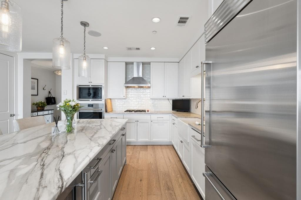 2 bedroom, 3 bathroom, 1,776 sq ft condominium for sale at 3630 Peachtree Road 3002, Atlanta, GA 30326 — photo 8