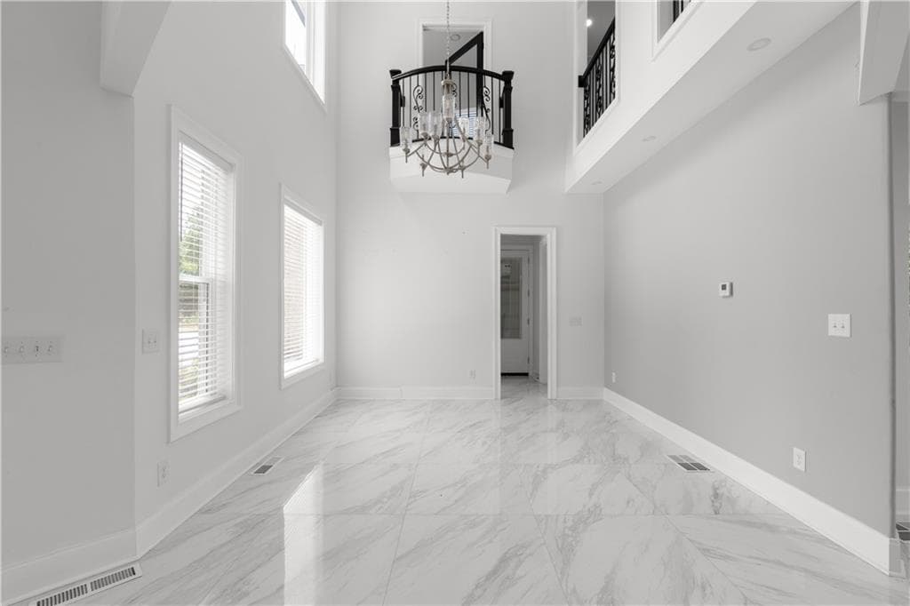 5 bedroom, 6 bathroom, 4,259 sq ft single family residence under contract at 381 Vicki Lane, Stockbridge, GA 30281 — photo 9