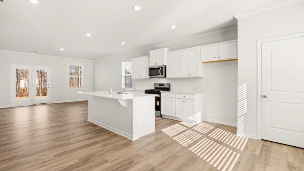 4 bedroom, 3 bathroom, 2,398 sq ft single family residence for sale at 65 King Village, Braselton, GA 30517 — photo 7