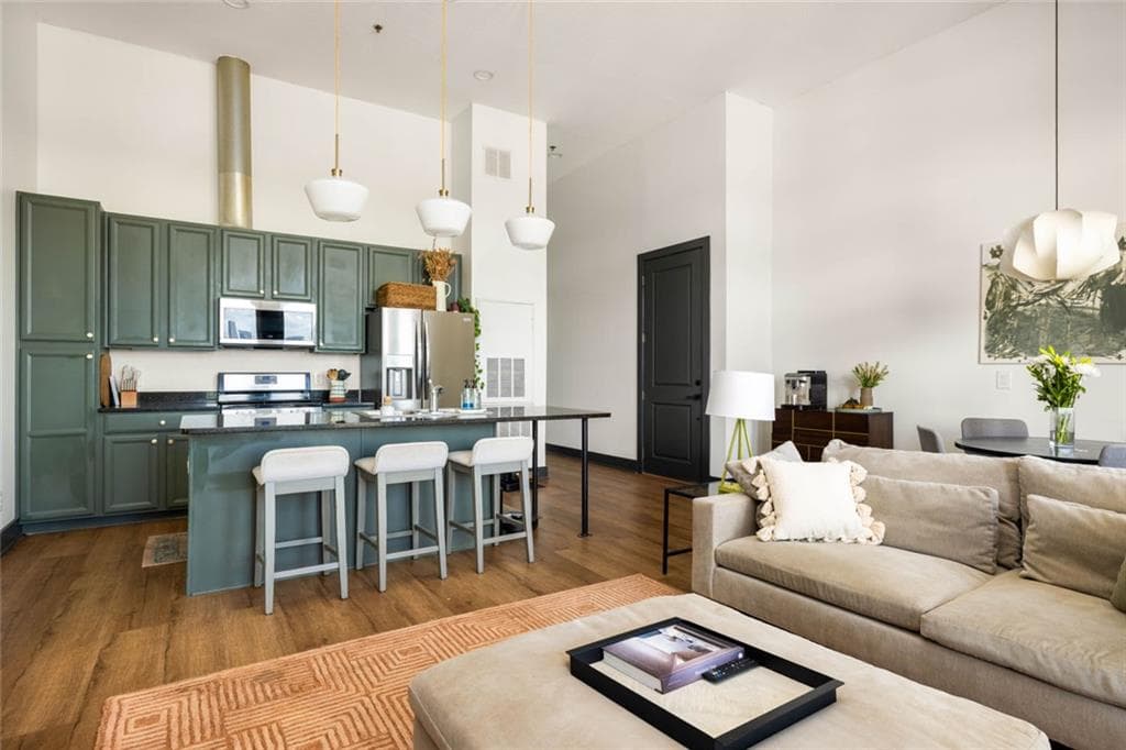1 bedroom, 1 bathroom, 903 sq ft condominium under contract at 1195 Milton Terrace #4406, Atlanta, GA 30315 — photo 5