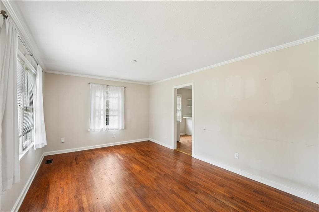 3 bedroom, 1 bathroom, 964 sq ft single family residence under contract at 1040 McLinden Avenue, Smyrna, GA 30080 — photo 6
