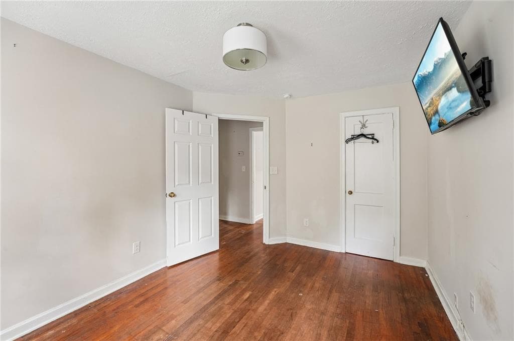 3 bedroom, 1 bathroom, 964 sq ft single family residence under contract at 1040 McLinden Avenue, Smyrna, GA 30080 — photo 8