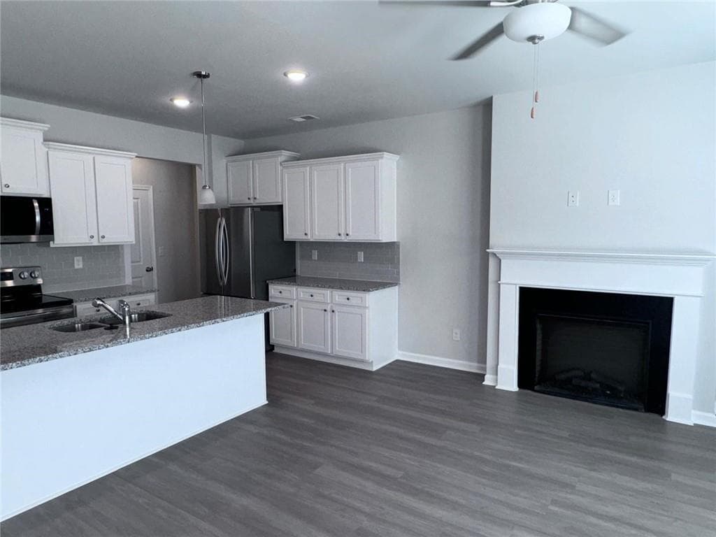 3 bedroom, 3 bathroom townhouse for rent at 2618 Swan Lake Drive, Grayson, GA 30017 for $2,800 a month — photo 2