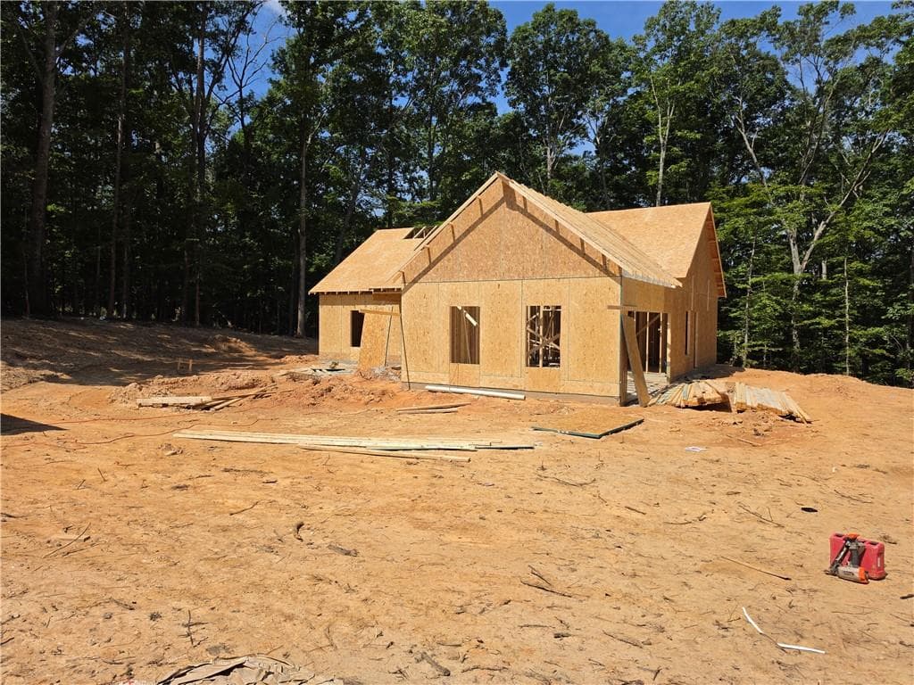 3 bedroom, 2 bathroom, 1,440 sq ft single family residence under contract at 3409 Brushy Mountain Road, Rockmart, GA 30153