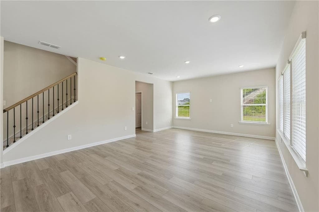 4 bedroom, 3 bathroom, 2,479 sq ft single family residence under contract at 294 Mulberry Creek Court, Pendergrass, GA 30567 — photo 9