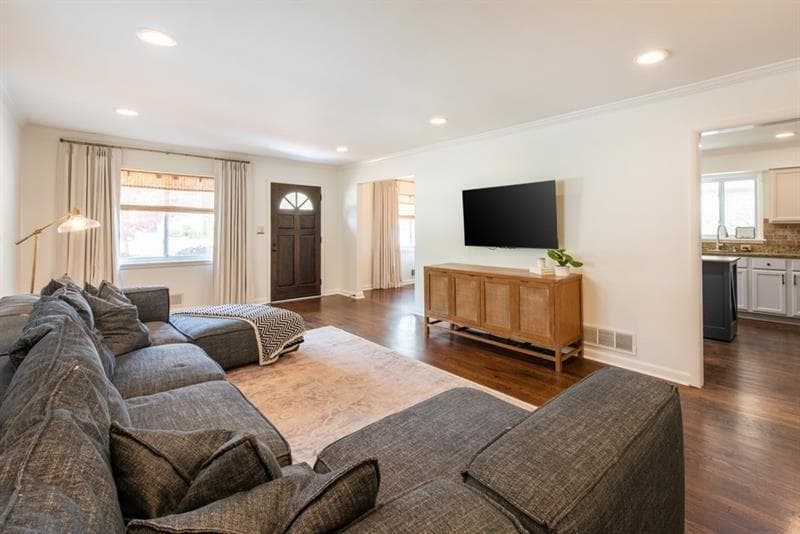 4 bedroom, 2 bathroom, 2,214 sq ft single family residence under contract at 431 Chevelle Lane, Decatur, GA 30030 — photo 5