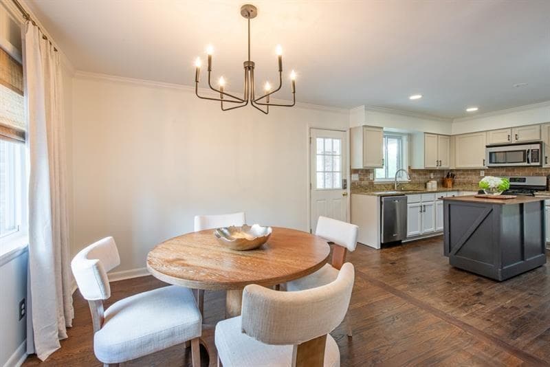 4 bedroom, 2 bathroom, 2,214 sq ft single family residence under contract at 431 Chevelle Lane, Decatur, GA 30030 — photo 7